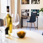 Apartment Prime Location & Cozy Comfort: Near Sala Palatului Bucharest