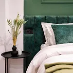 Prime Location & Cozy Comfort: Near Sala Palatului Apartment