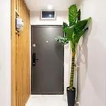 Apartment Prime Location & Cozy Comfort: Near Sala Palatului