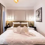 Prime Location & Cozy Comfort: Near Sala Palatului