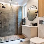 Prime Location & Cozy Comfort: Near Sala Palatului