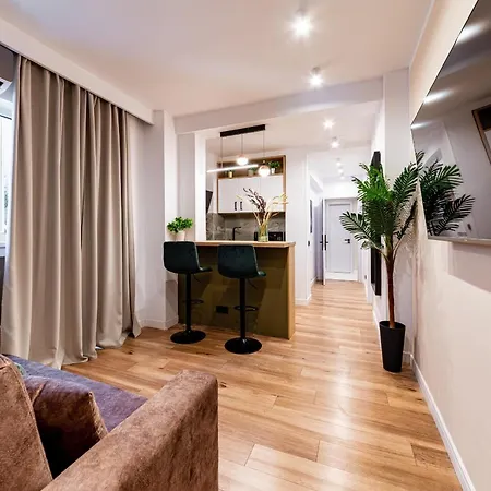 Prime Location & Cozy Comfort: Near Sala Palatului