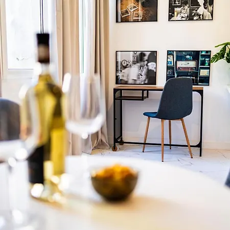 Apartment Prime Location & Cozy Comfort: Near Sala Palatului Bucharest