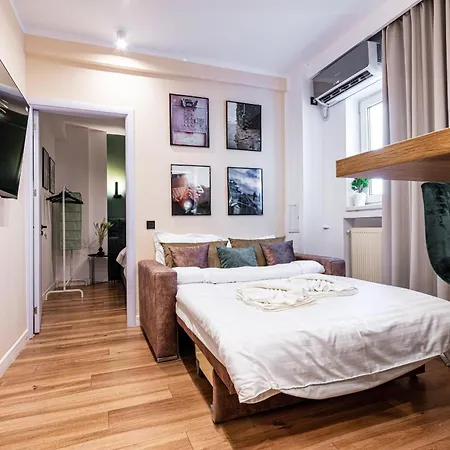 Prime Location & Cozy Comfort: Near Sala Palatului * Bucharest