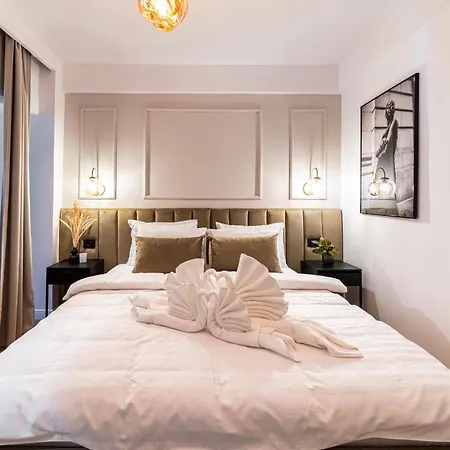 Prime Location & Cozy Comfort: Near Sala Palatului