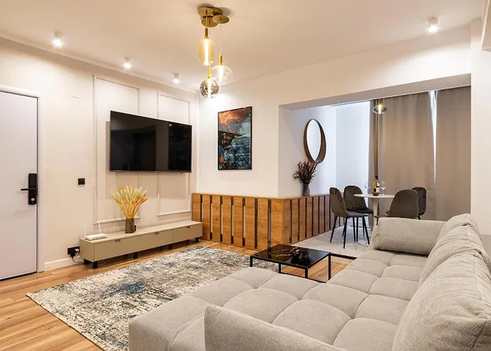 Prime Location & Cozy Comfort: Near Sala Palatului Διαμέρισμα Βουκουρέστι
